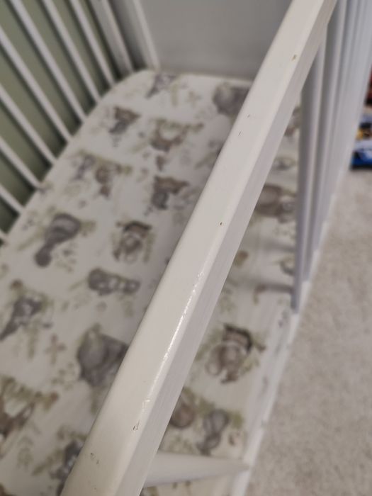 Patut din lemn alb Timmi cu sertar si bare detasabile