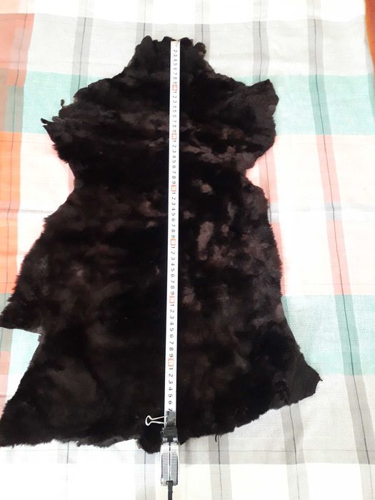 обработени агнешки кожи с косъм за декорация