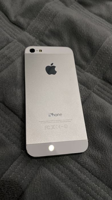 Айфон 5 64гб.