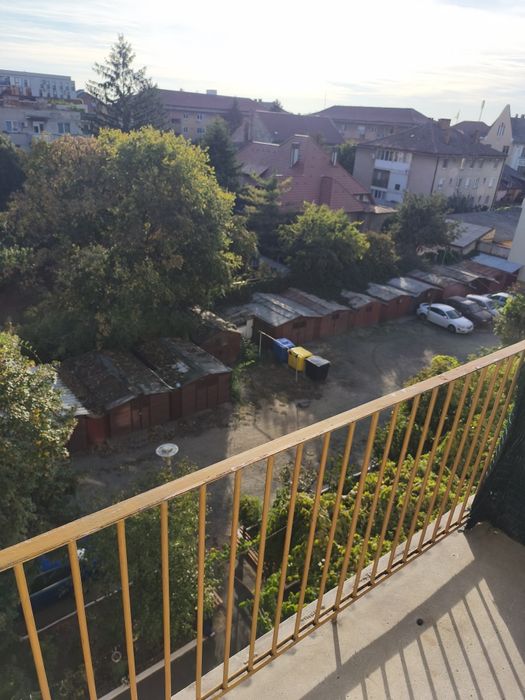 Apartament 2 camere, decomandat- centru