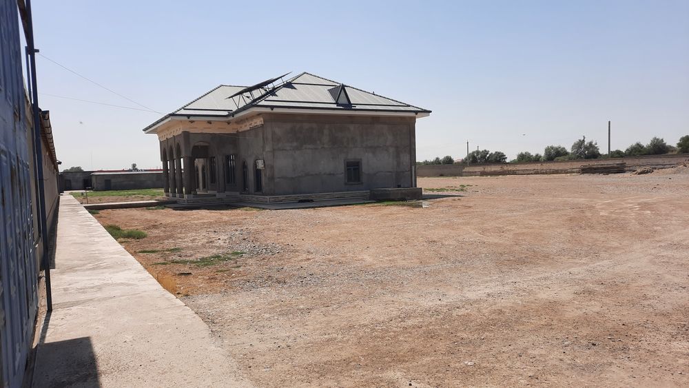 Автосалон, Тирпарк. Катта трассада жойлашган жой.Теретория для больших