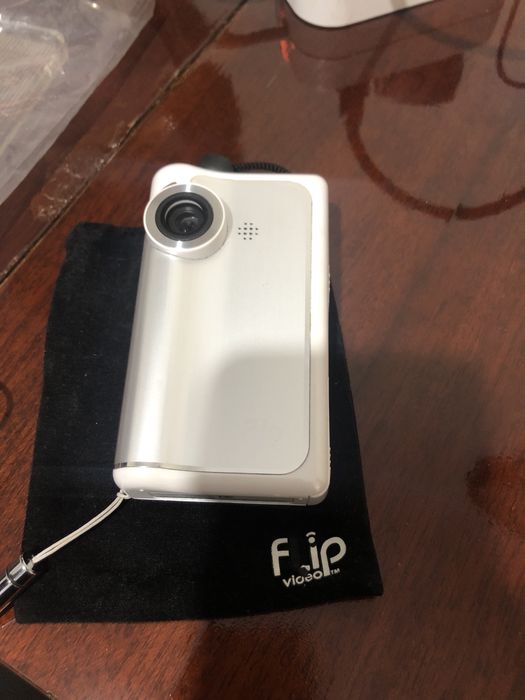 Видеокамера Flip