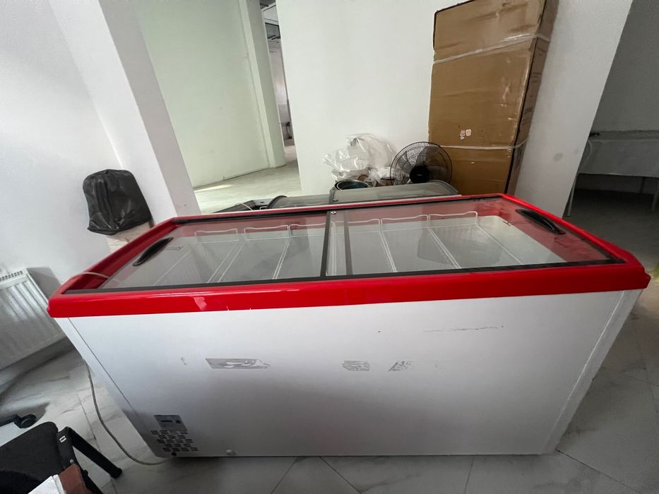 Продам Морозильник