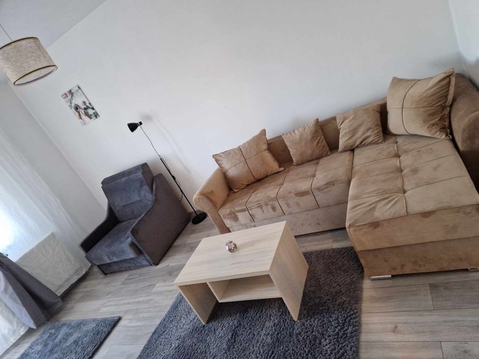 Inchiriez garsoniera