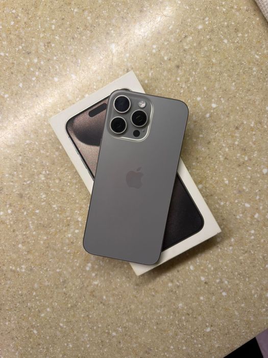 Айфон 15 про Макс 88% акб