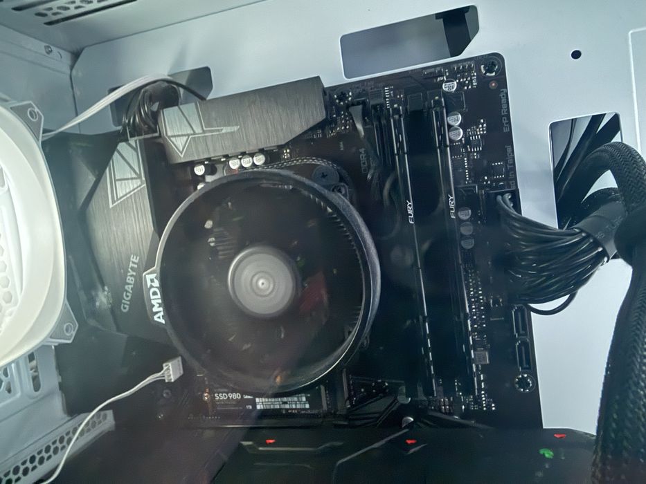 Процесор ryzen 55600 дъно b550 Ram2x16gb kingston