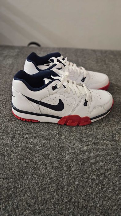 Продавам НОВИ маратонки NIKE Cross Trainer Low размер 42.5 size 9