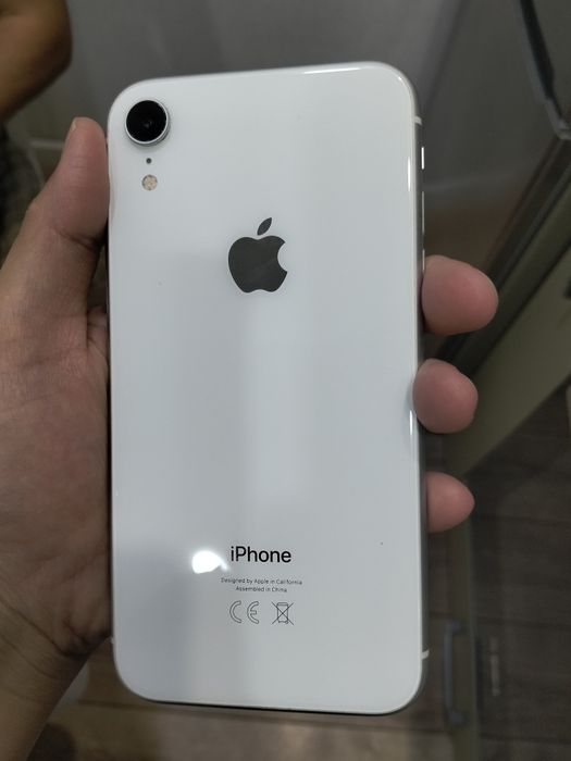 IPhone xr телефон