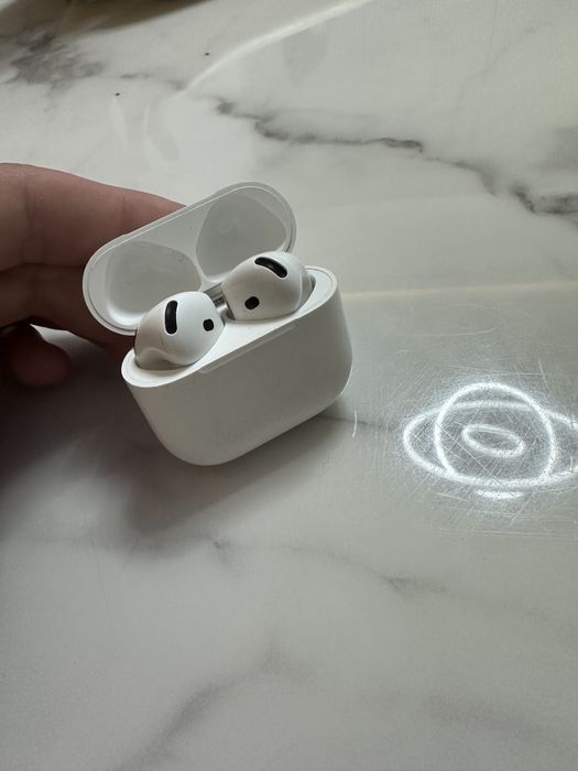 Наушники Air Pods 4