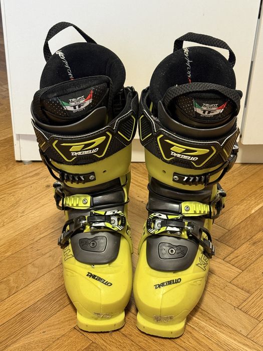 Vând clăpari ski Dalbello Krypton VPro – Flex 130 – Mondo 26 / EU 40