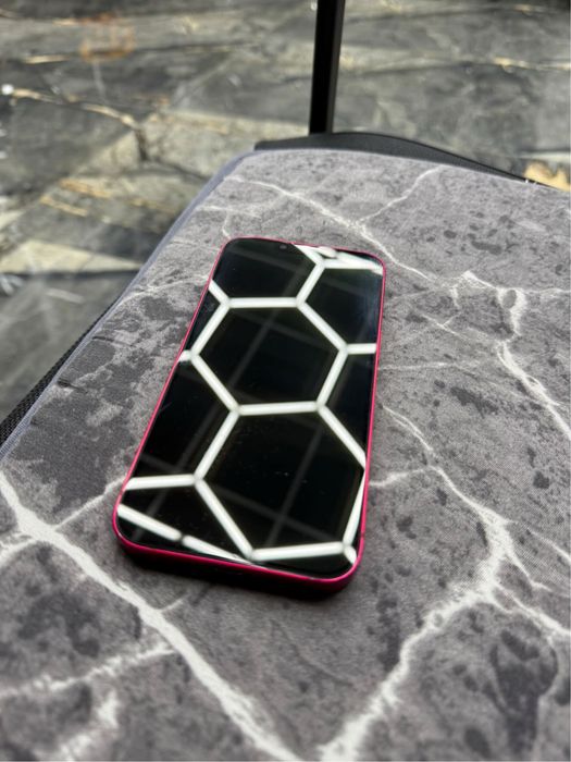 Продавам İPhone 14 128GB