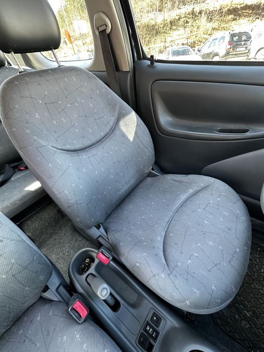 Салон тойота ярис