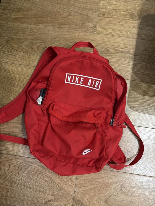 Рюкзак красный от Nike