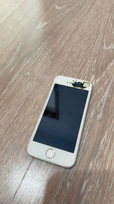 Продам Iphone 5S