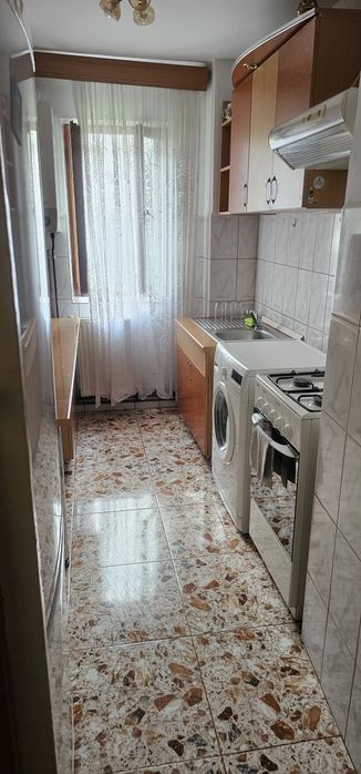 Se da in chirie apartament cu 3 camere pe termen lung