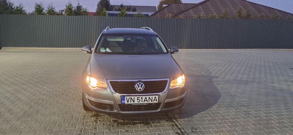 Vând Volkswagen Passat B6