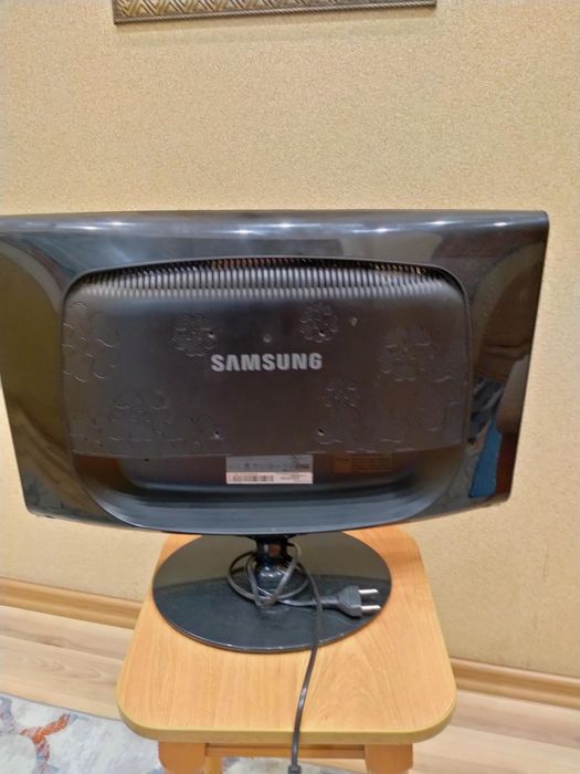 Продаю монитор .