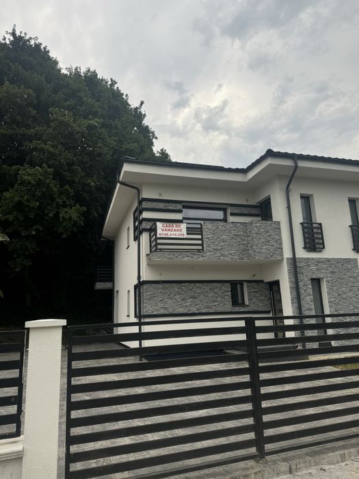 Casa de vanzare
