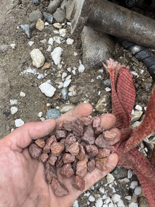 Piatra decorativa,granit,piatra rosiatica,marmura concasata,pamant,etc