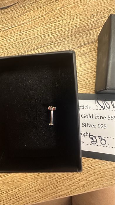 Assos пиърсинг Бяло Злато.