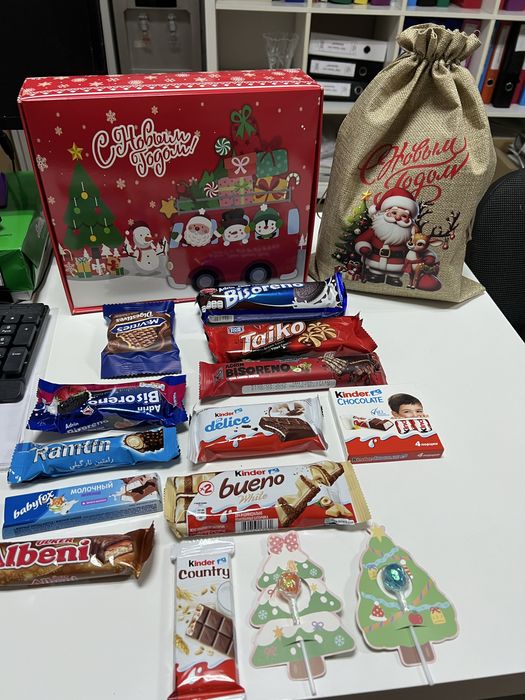 Новогодние кульки, подарочные боксы