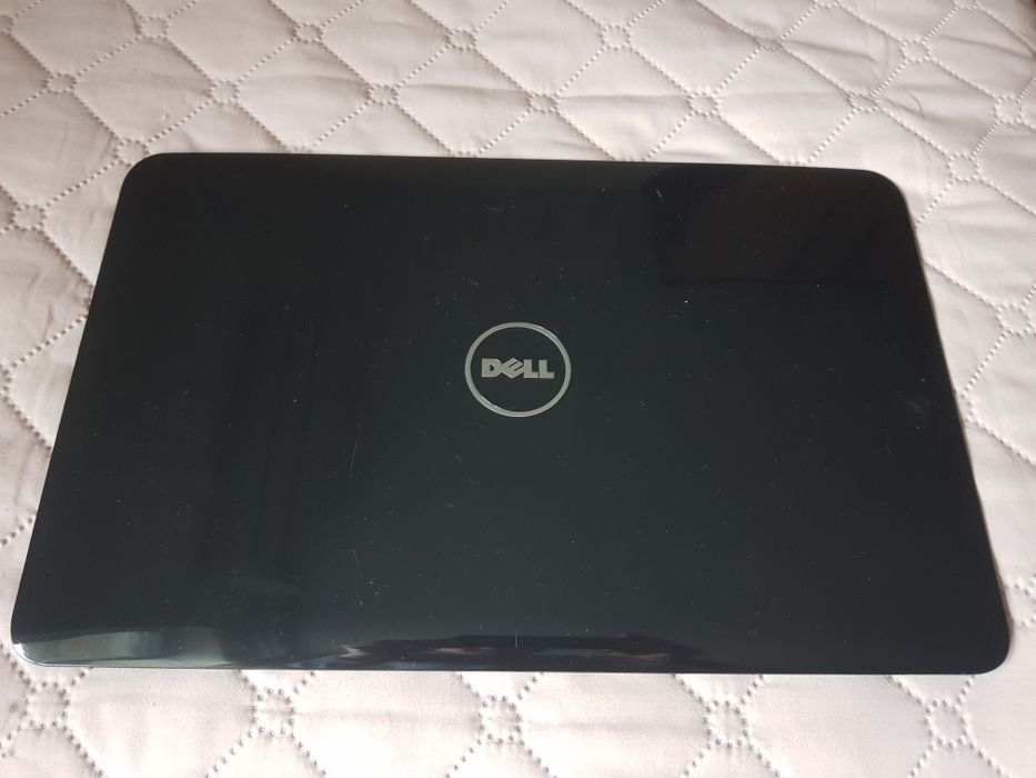 Преносими компютъри Dell Vostro 1015 и HP 250 G3 на части