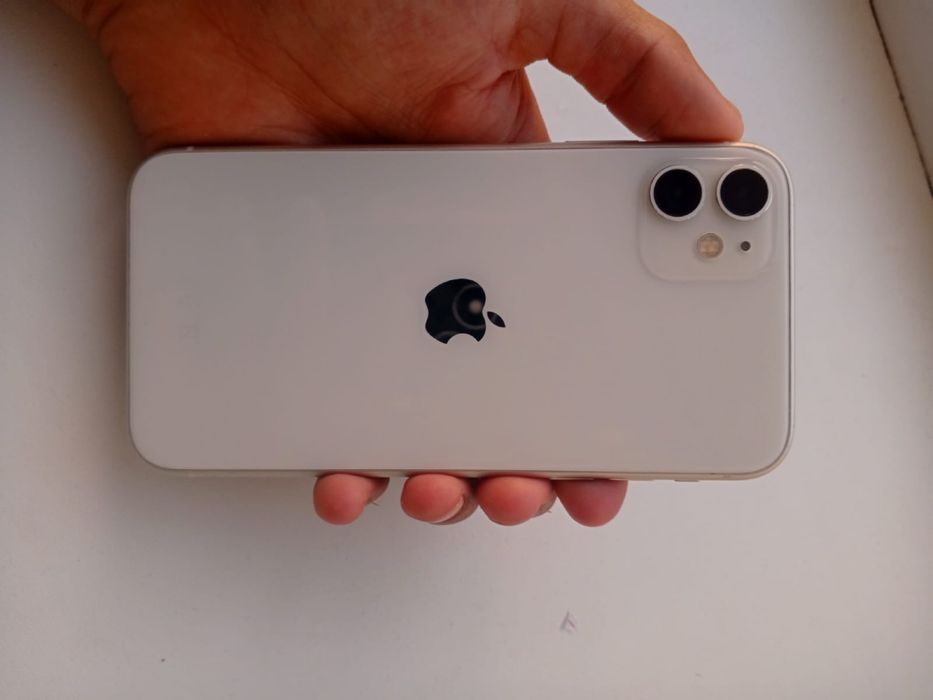 Продам белый iphone 11 128гб
