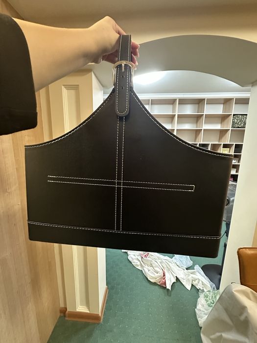 Черная сумка открытая