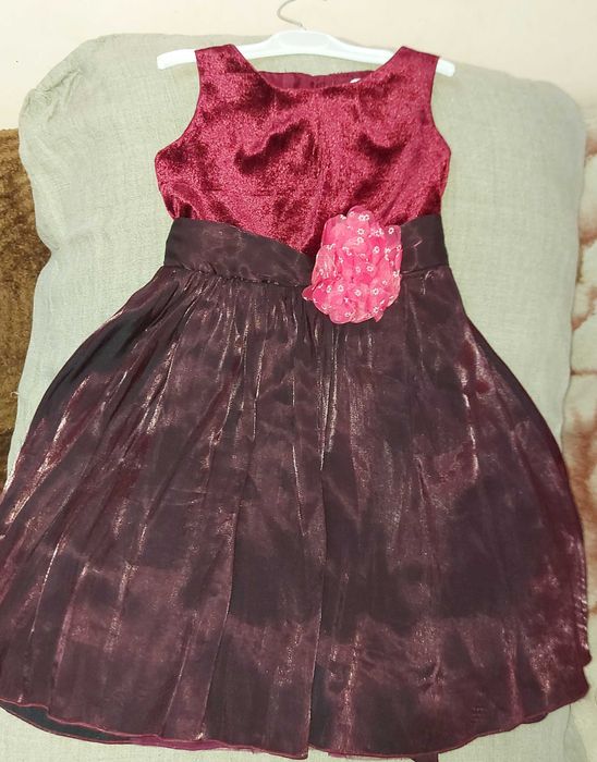 Платья  нарядные 2-3 года