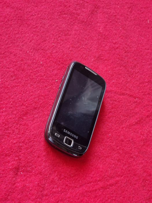 Telefon Samsung cu tastatura laterala pentru colecție sau piese, fara accesorii