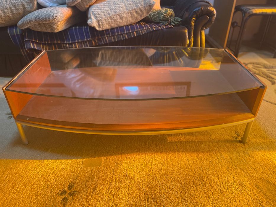 Стеклянный столик