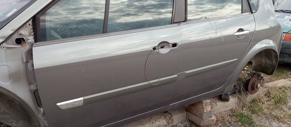 Рено Меган Сценик 2 на части