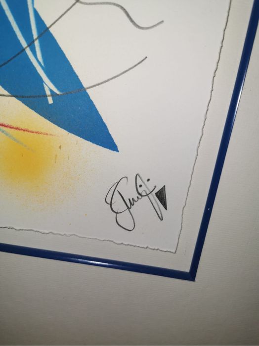 Картина абстрактна сюрреалистична в синя рамка ръчно изработена хартия