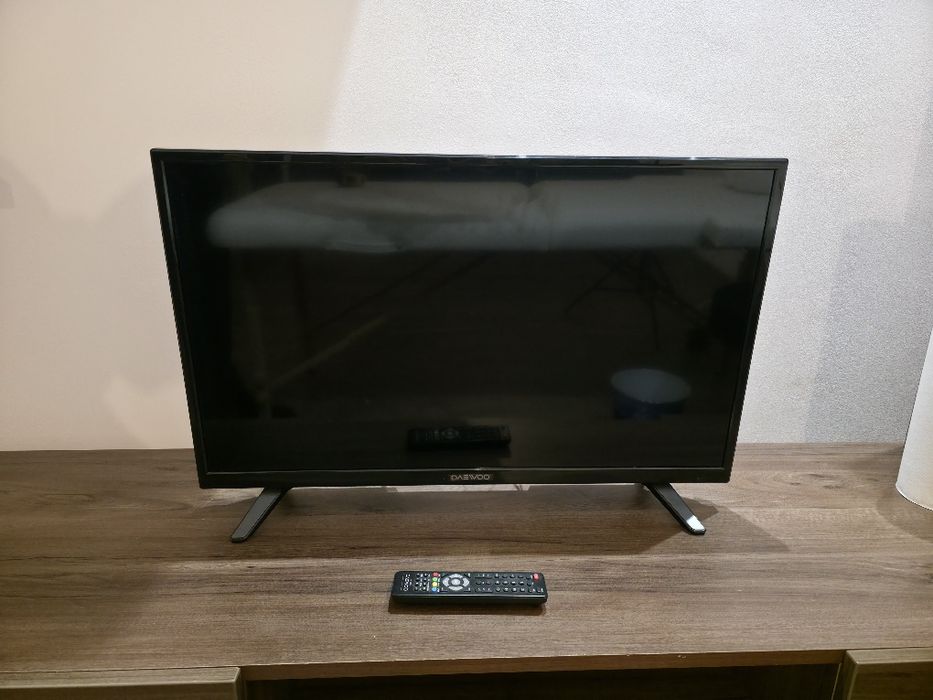 TV LED Daewoo 32” – cu telecomandă – stare foarte bună