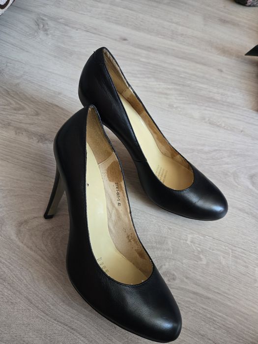 Продам туфли чёрные в хорошем состоянии