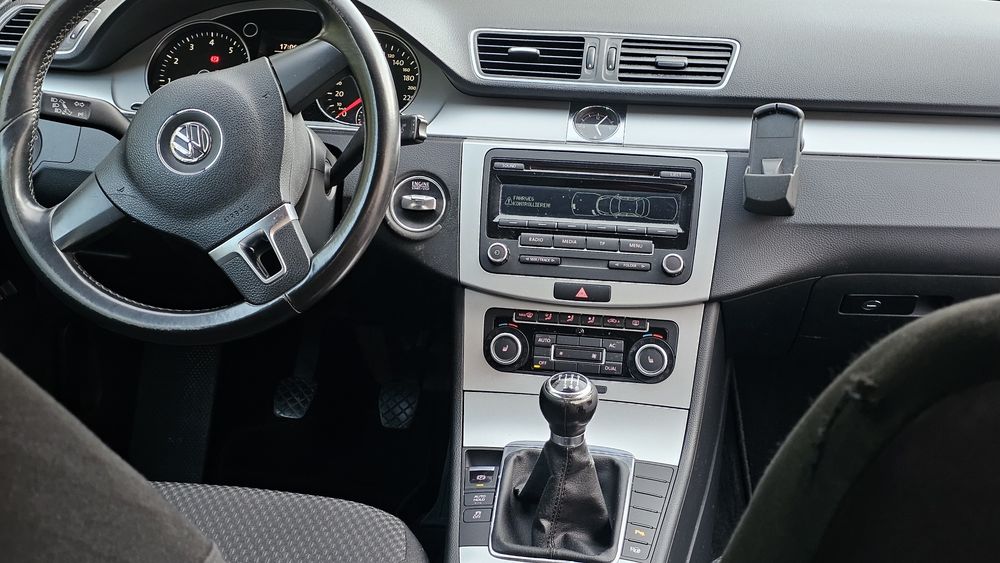 VOLKSWAGEN Passat 2012 — imagine 5