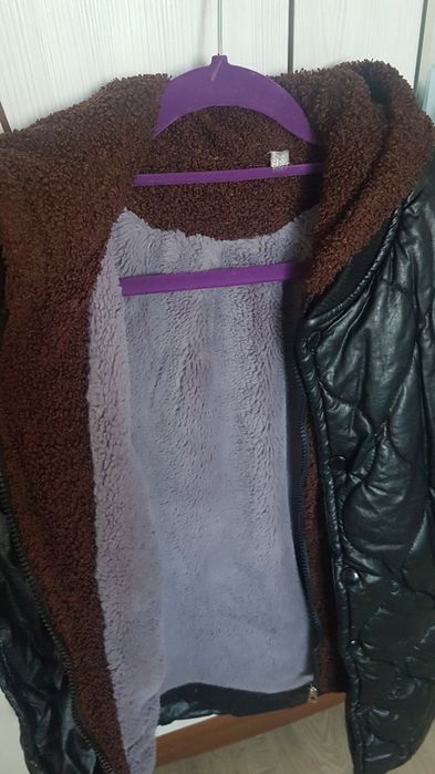 Продам куртку на мальчика