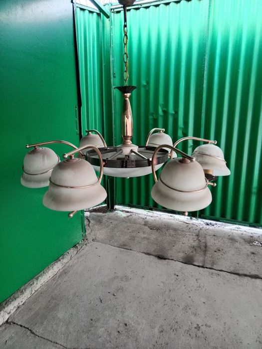 Продам люстру бу