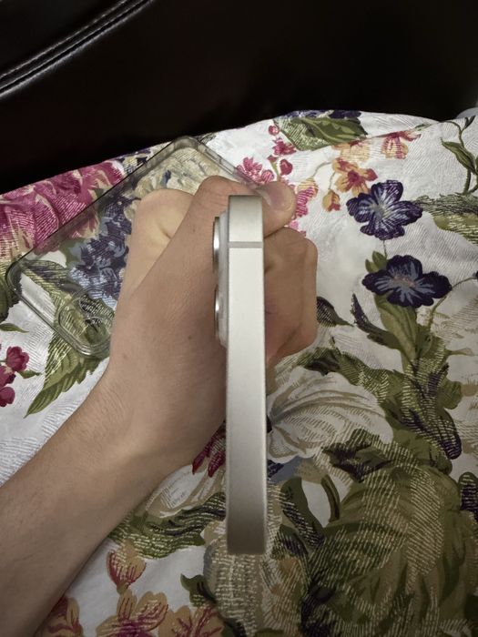 Iphone 14 plus в белом цвете