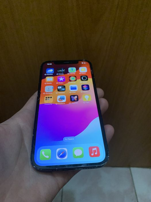 ПРОДАМ iPhone 12