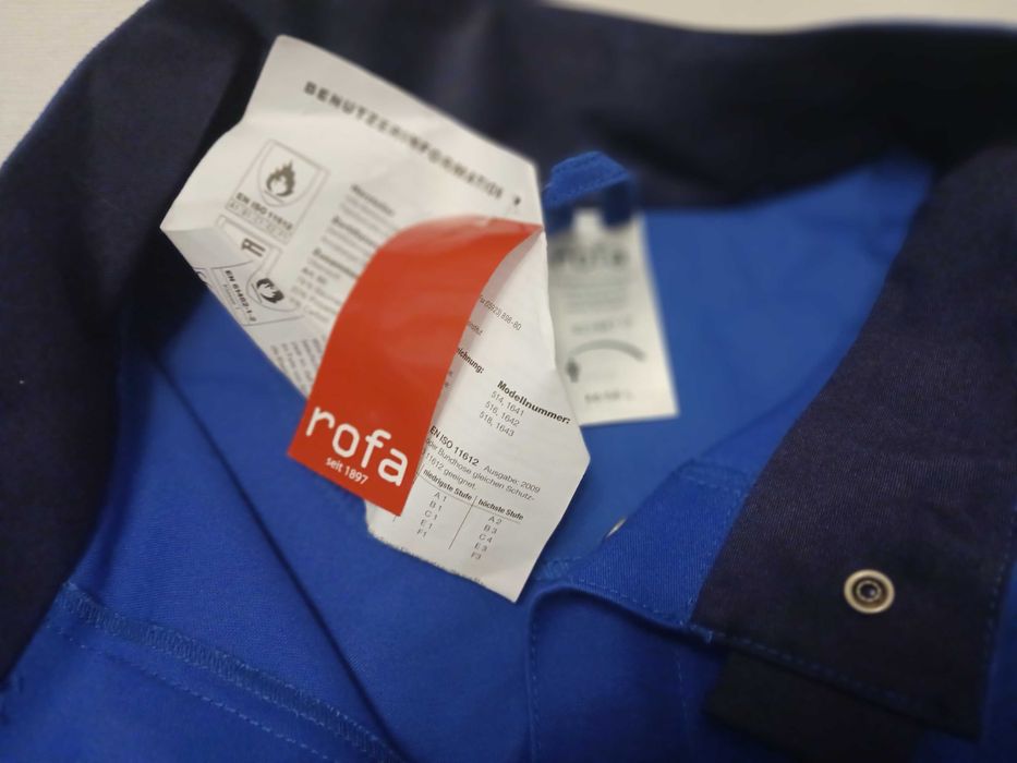 Salopete rezistente la uzura