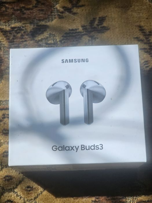 В продаже Наушники Buds 3