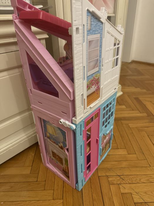 Casa Barbie originala, pliabila, culoare roz alb