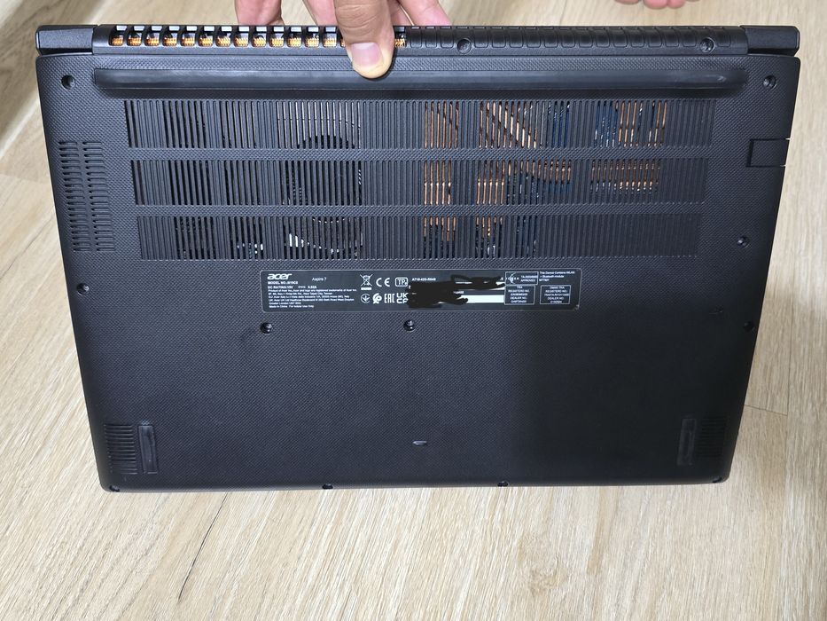 Acer Aspire 7 A715-42G | Ryzen 5 5500U | 16GB RAM | GTX 1650 4GB