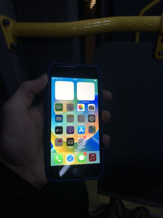 Продам Айфон 8 64gb