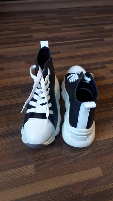 Ботинки кожаные черные, производство - Италия