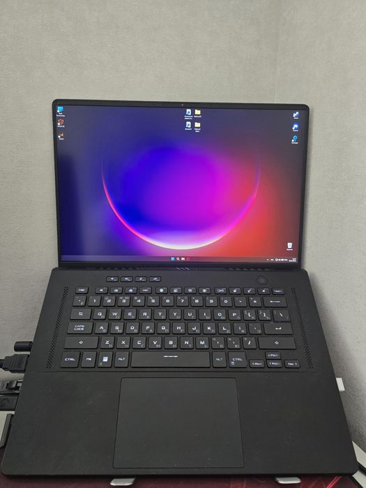 Продам ноутбук ASUS ROG ZEPHYRUS M16