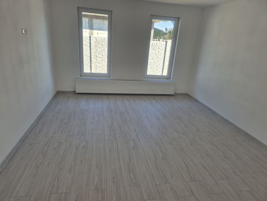 Casa noua de vânzare