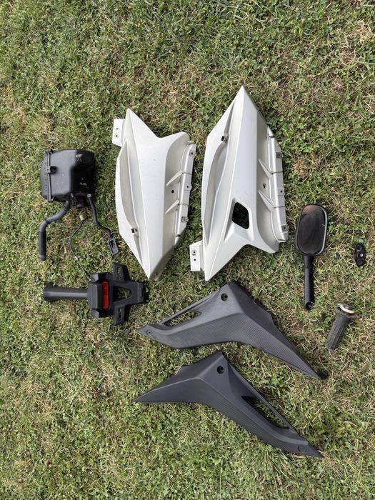 Yamaha YZF 125 carene piese gen 1