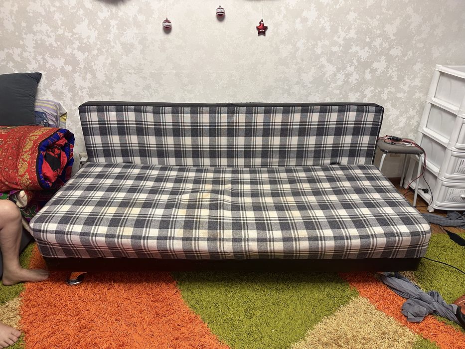 Отдам даром диван
